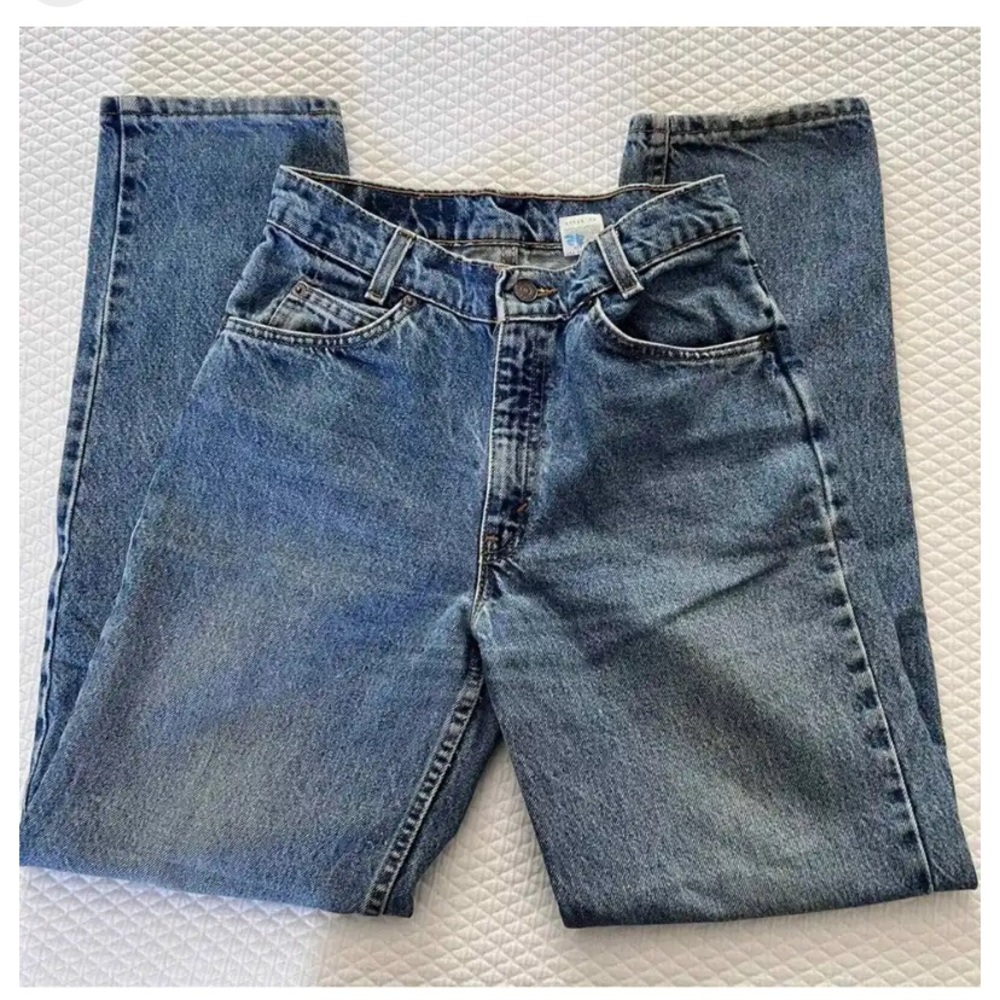 Levi’s Vintage 550 Orange Tab Student Fit Relaxed Jeans W29/L30- Fits like a 0/2